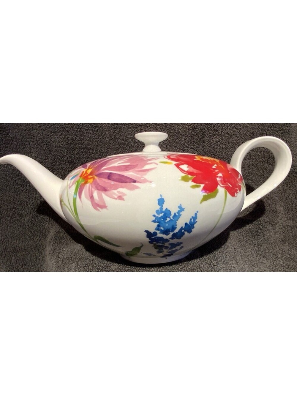 Villeroy & Boch Premium Bone Porcelain 3-Cup Teapot From The Anmut Collection